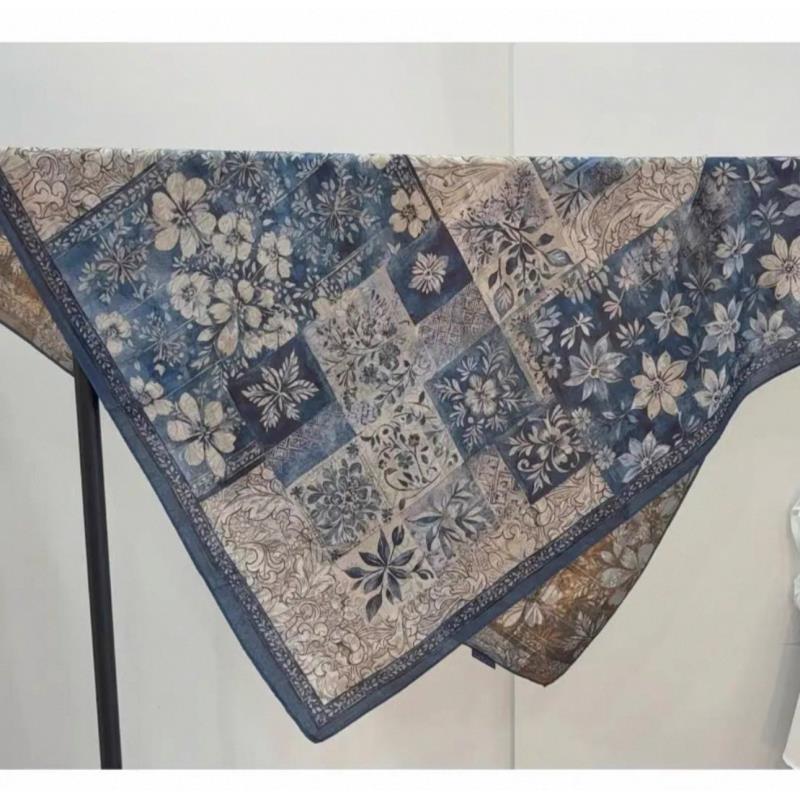 【B87】青花雅韵 双面异色丝毛方巾 披肩 腰巾90*90