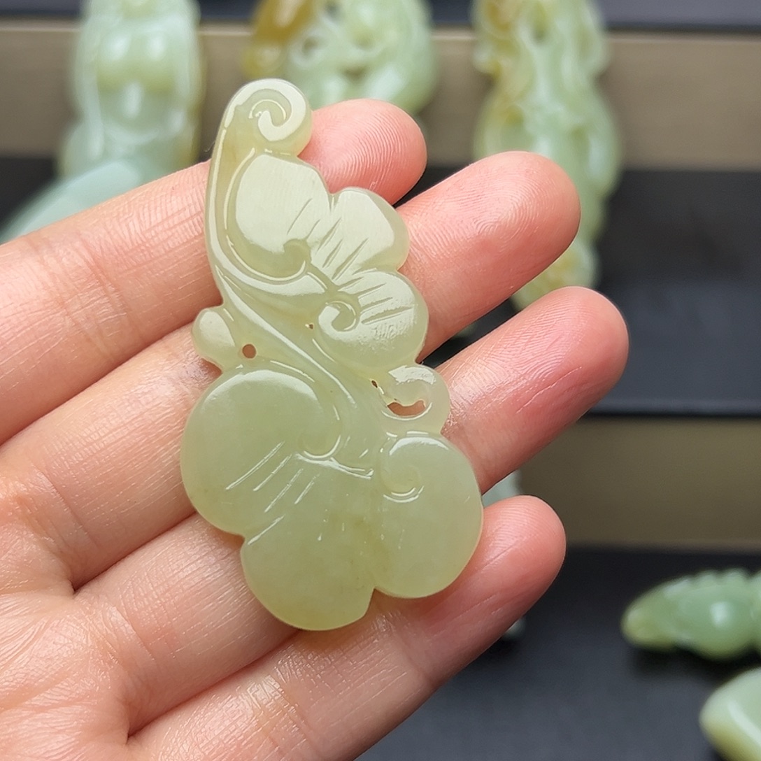 和田玉未镶嵌挂件