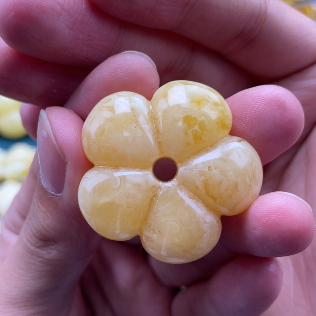 牙***牙琥珀未镶嵌裸石蜜蜡
