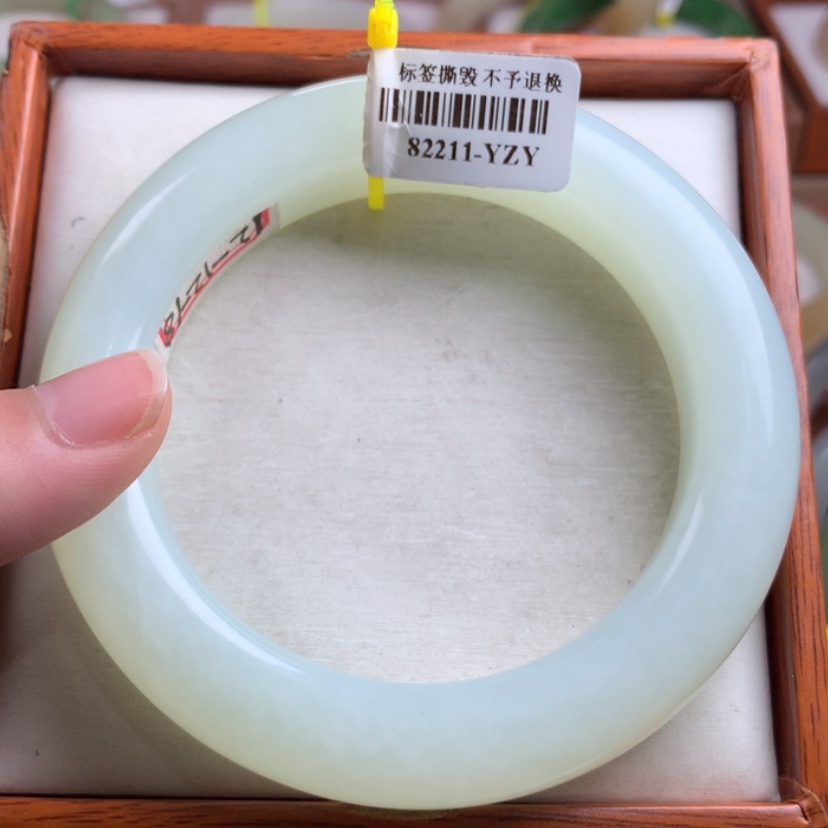 【闪购商品】和田玉手镯未镶嵌61.8