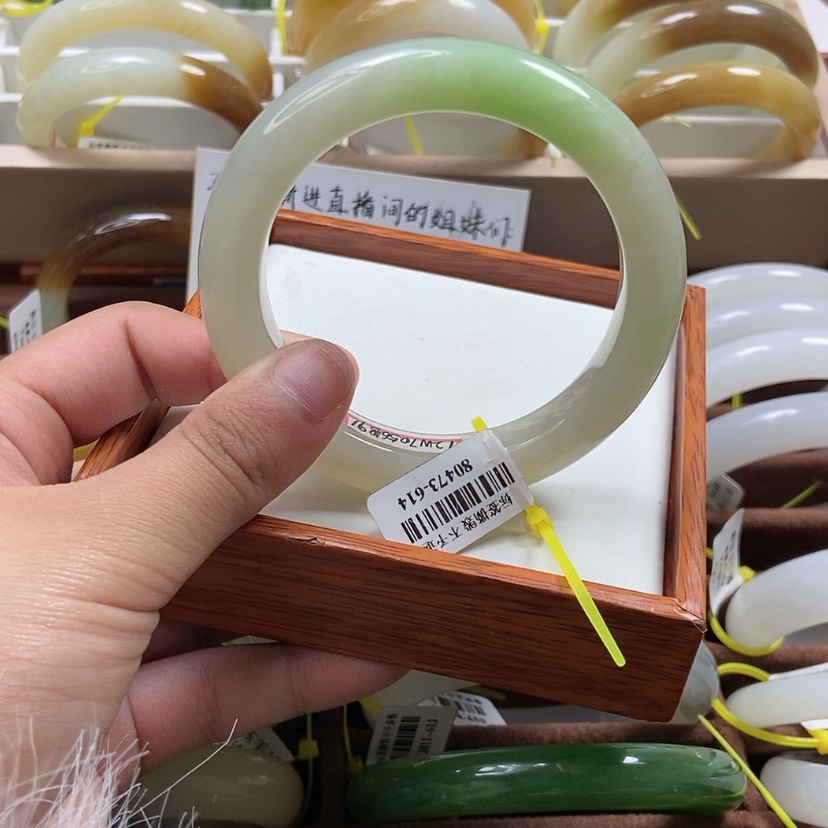 【闪购商品】和田玉手镯未镶嵌