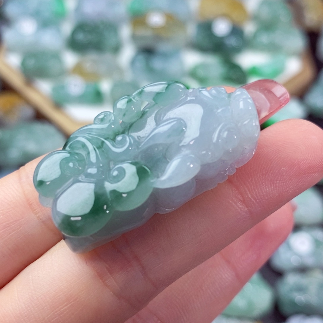 翡翠颈饰未镶嵌天然
