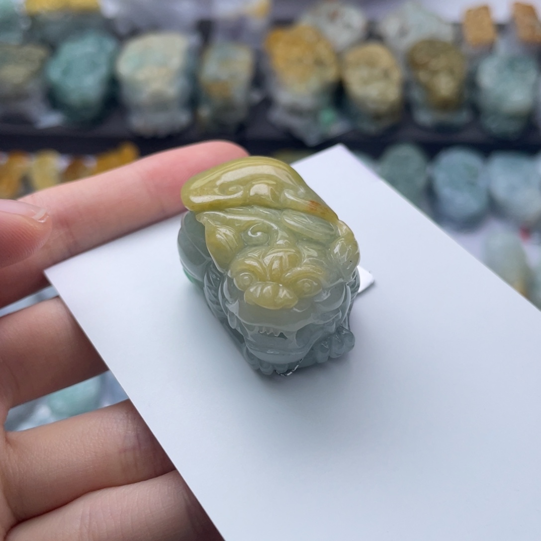 翡翠颈饰未镶嵌貔貅