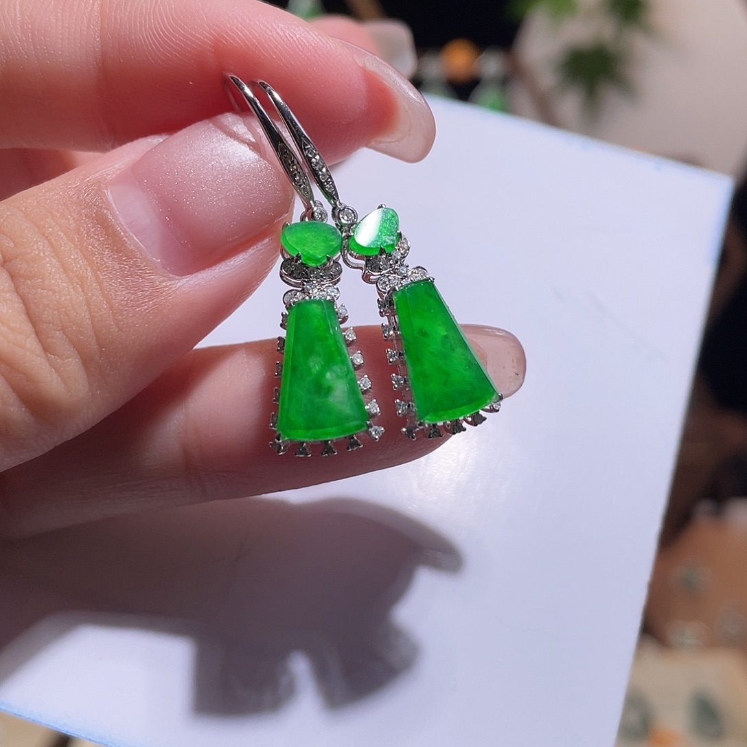 翡翠18K金镶嵌耳饰