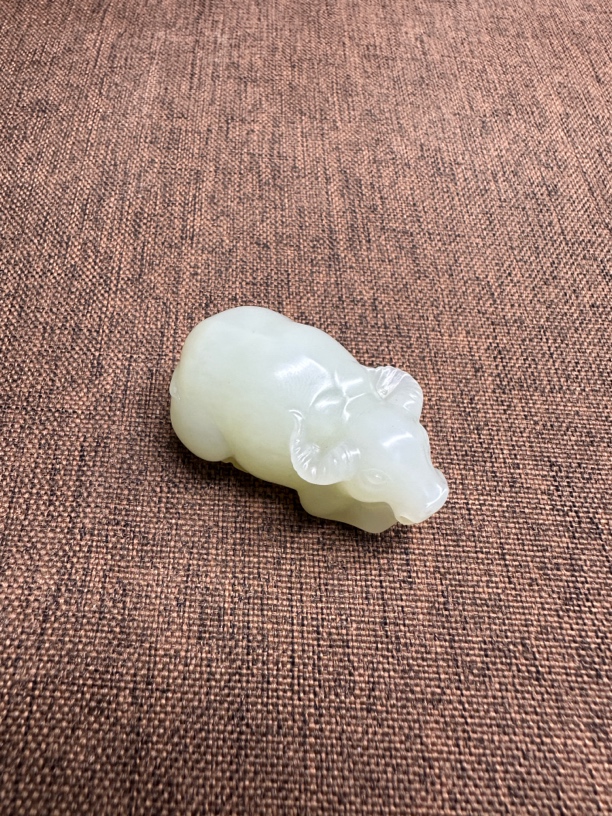 和田玉新疆且末青白山料青牛卧牛生肖牛挂件吊坠挂坠牛转乾坤