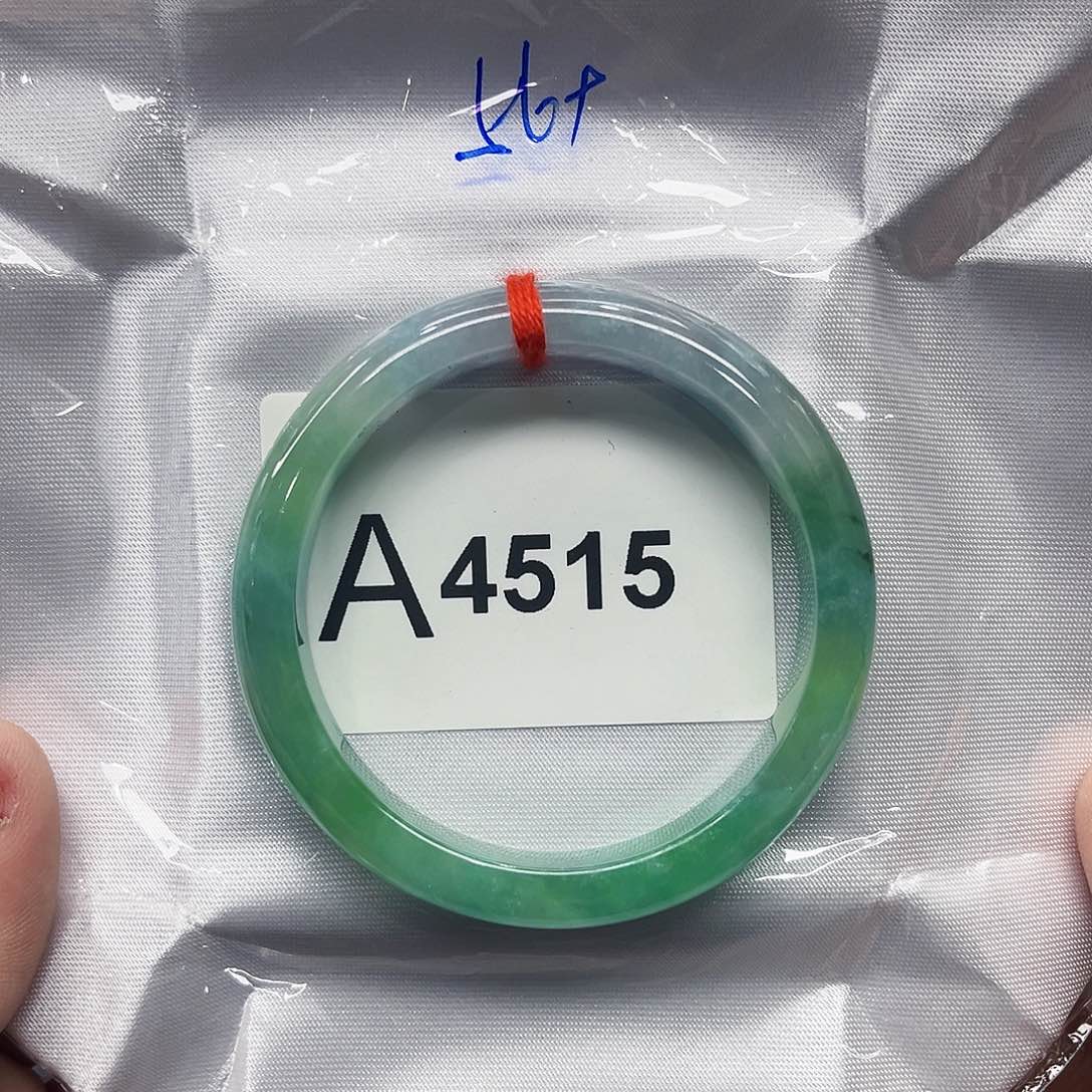 翡翠手镯未镶嵌多样性