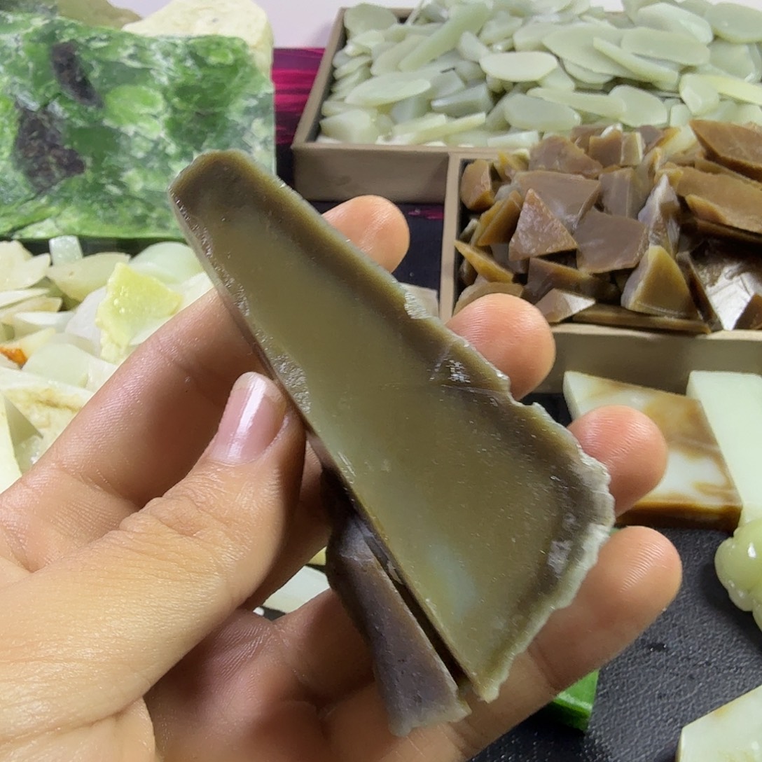 和田玉（糖玉）未镶嵌挂件