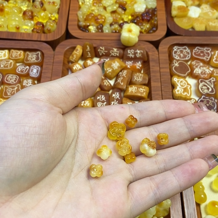 琥珀未镶嵌珠宝奇石桂花