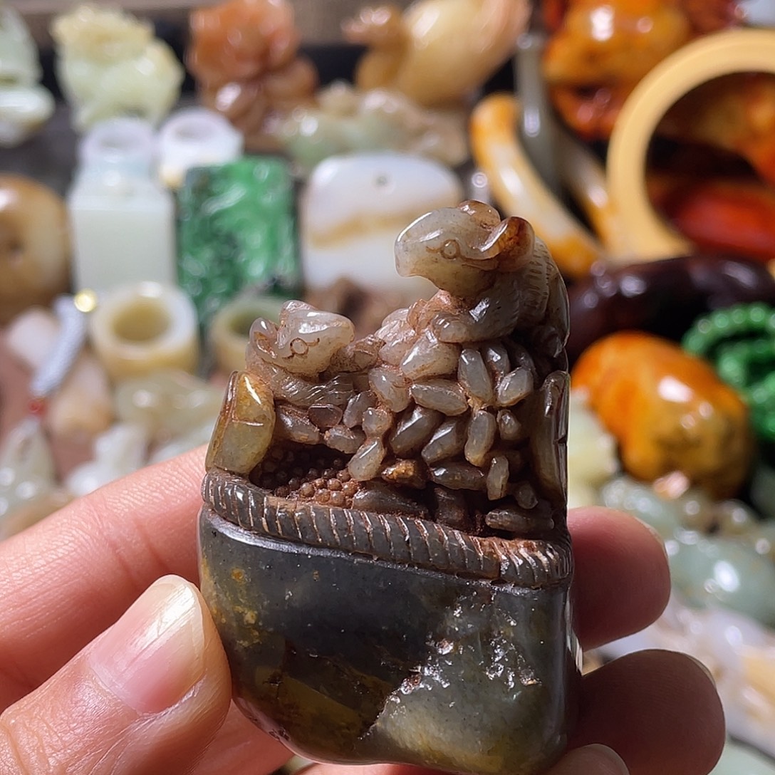 祥***云和田玉（糖玉）未镶嵌颈饰