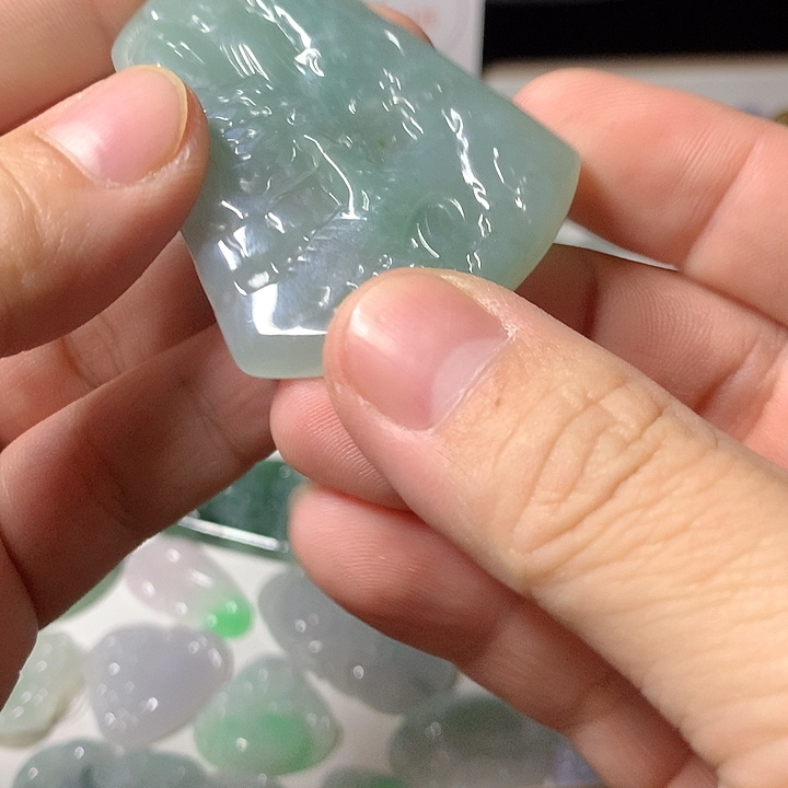 翡翠颈饰未镶嵌翡翠