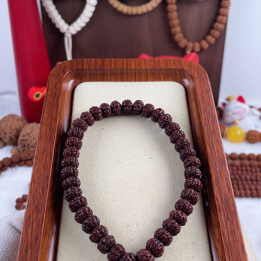 【闪购商品】金刚菩提手串墨*老树