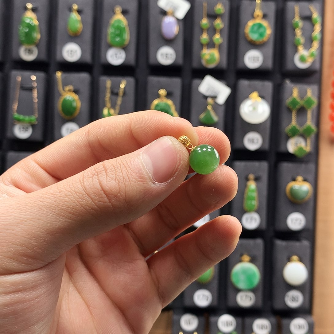 和田玉颈饰18K金镶嵌