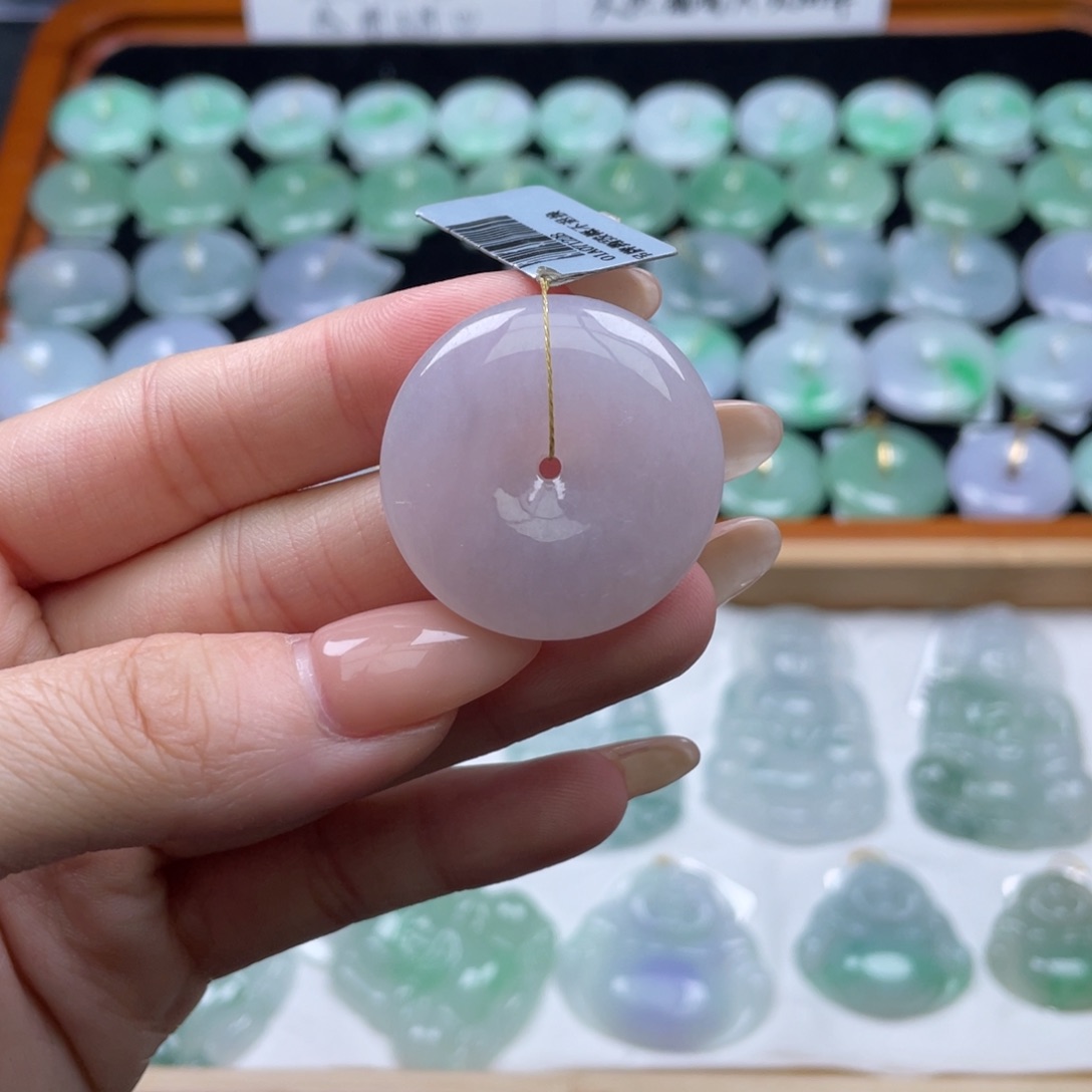 翡翠未镶嵌颈饰平安扣