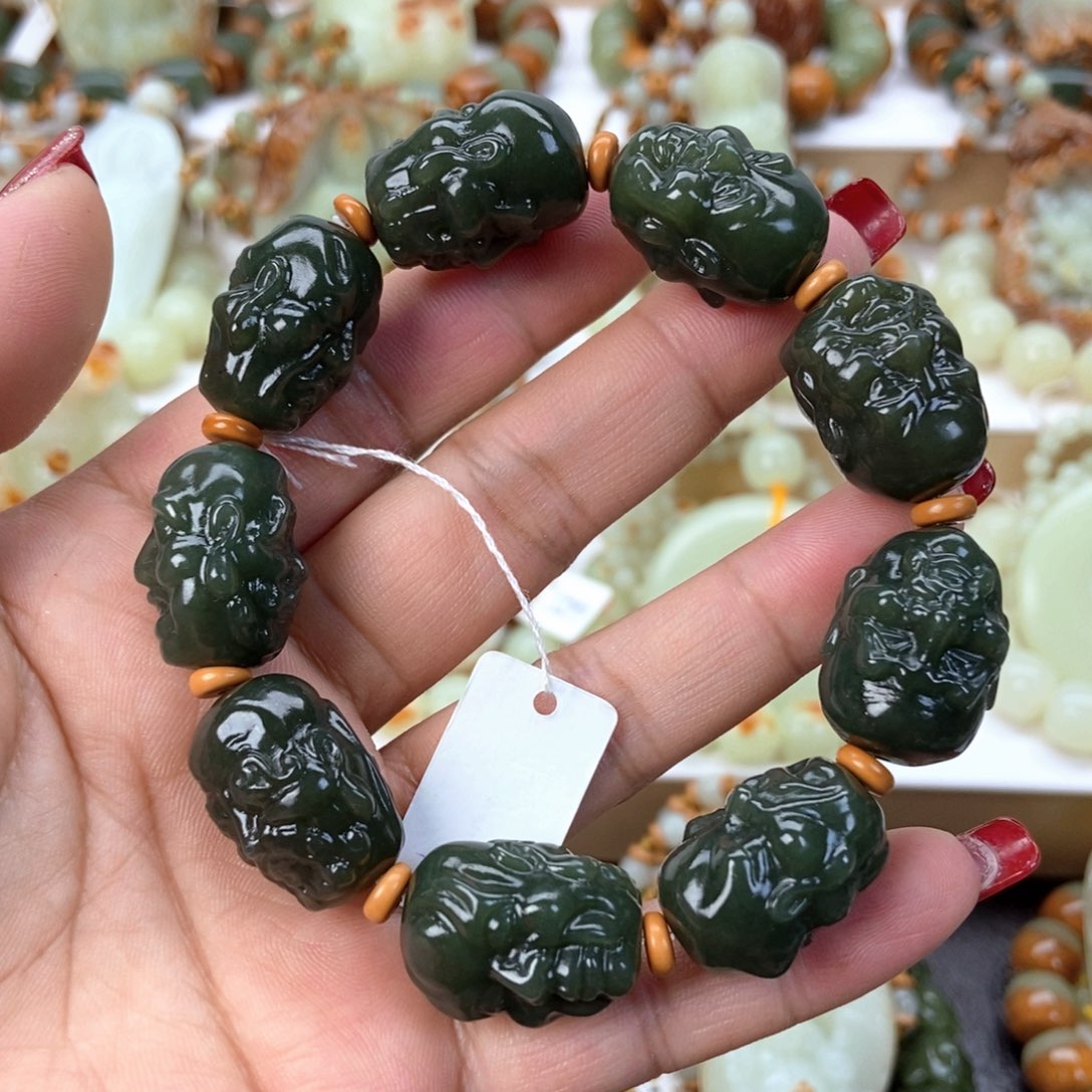 透闪石质玉手串未镶嵌