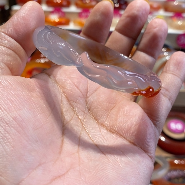 玛瑙/玉髓手镯未镶嵌若*