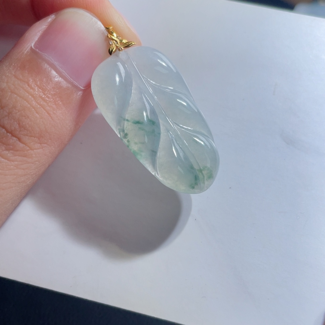 翡翠18K金镶嵌颈饰翡翠