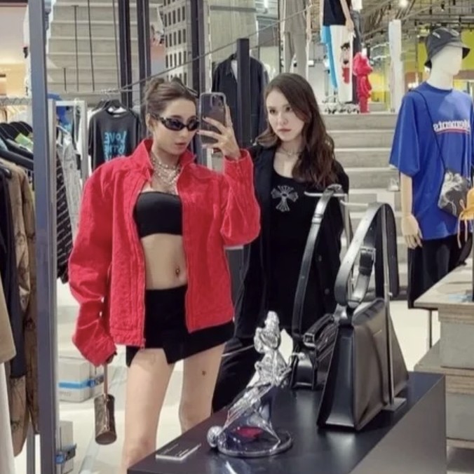 95新 LouisVuitton/路易威登 红色满印暗纹牛仔外套48码 GM002558