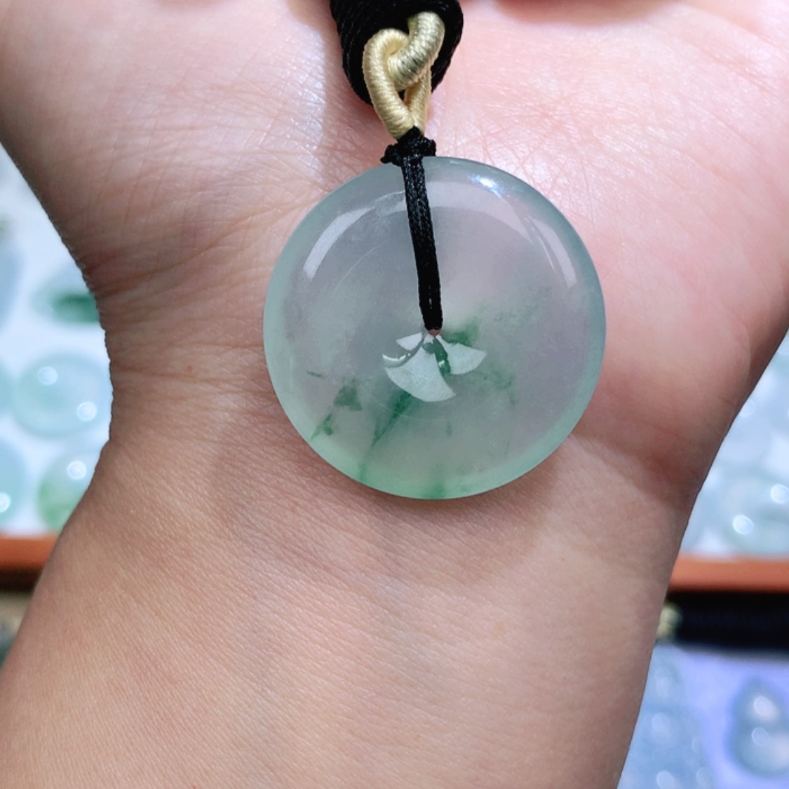 【闪购商品】翡翠颈饰未镶嵌平安扣