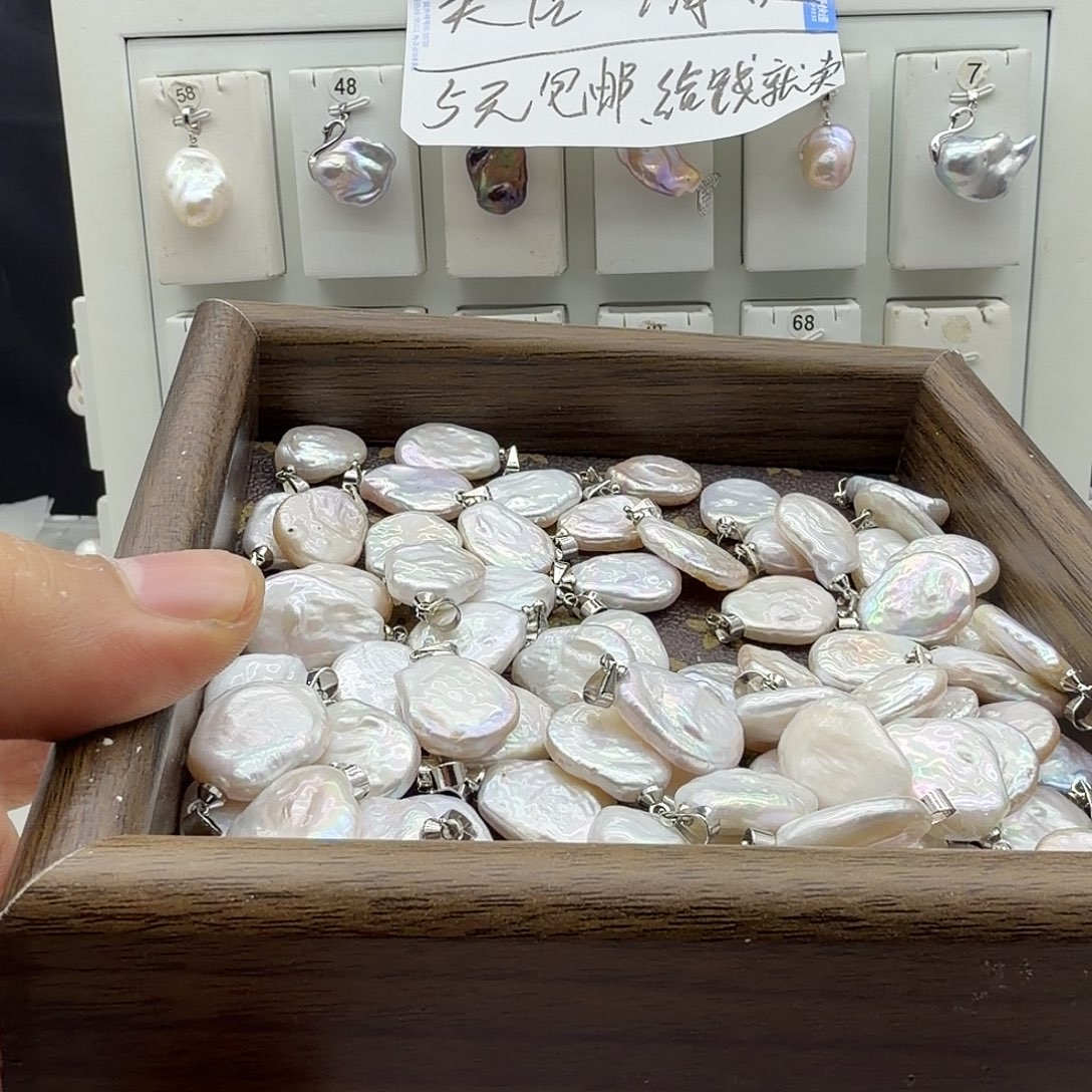 淡水珍珠颈饰合金