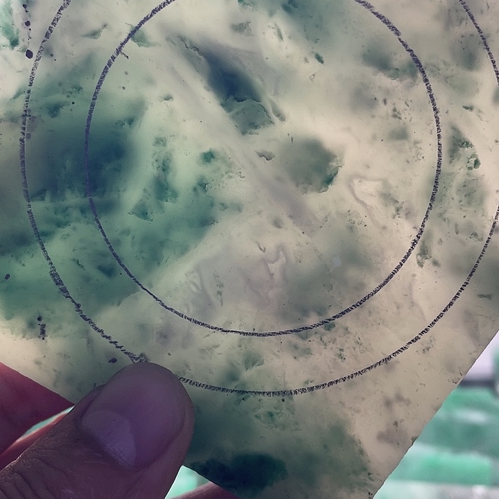 灵***玲定制石英质玉（非洲翠）