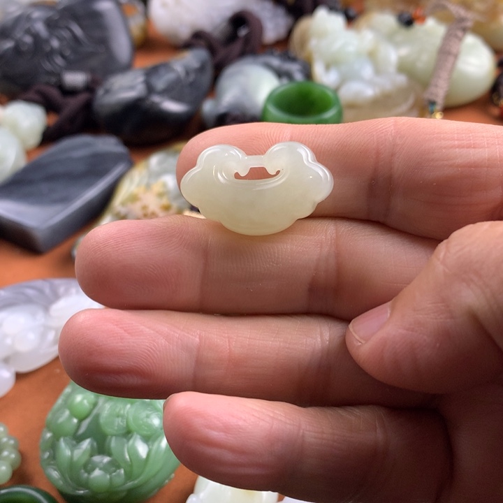 未镶嵌和田玉挂件