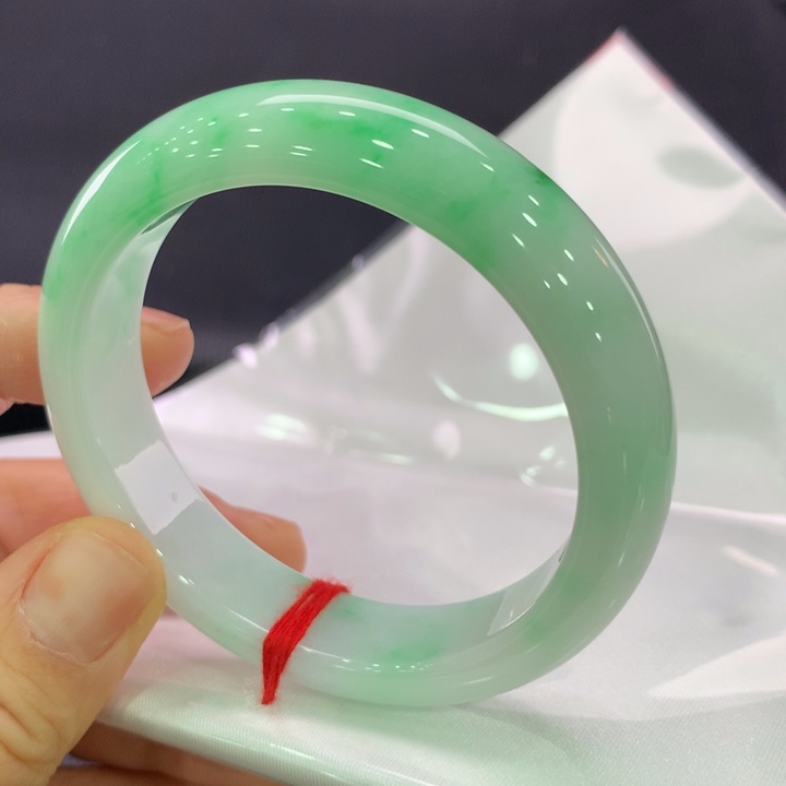 翡翠未镶嵌手镯正圈53