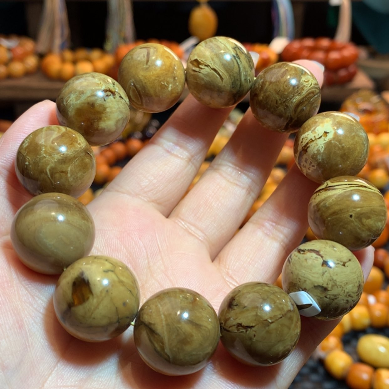 【闪购商品】手串琥珀（根珀）未镶嵌根珀手串