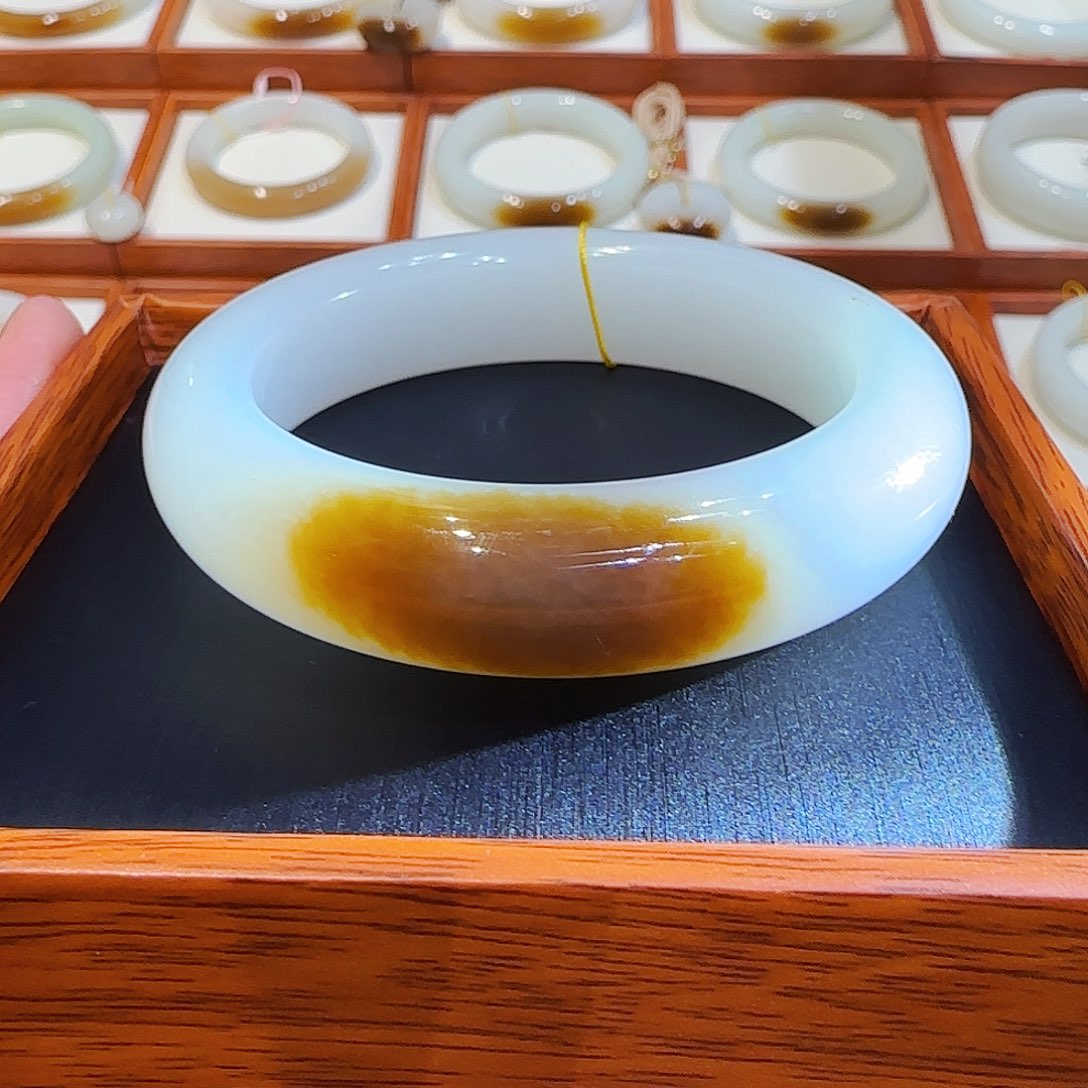 和田玉手镯未镶嵌且末一口老红糖54 55