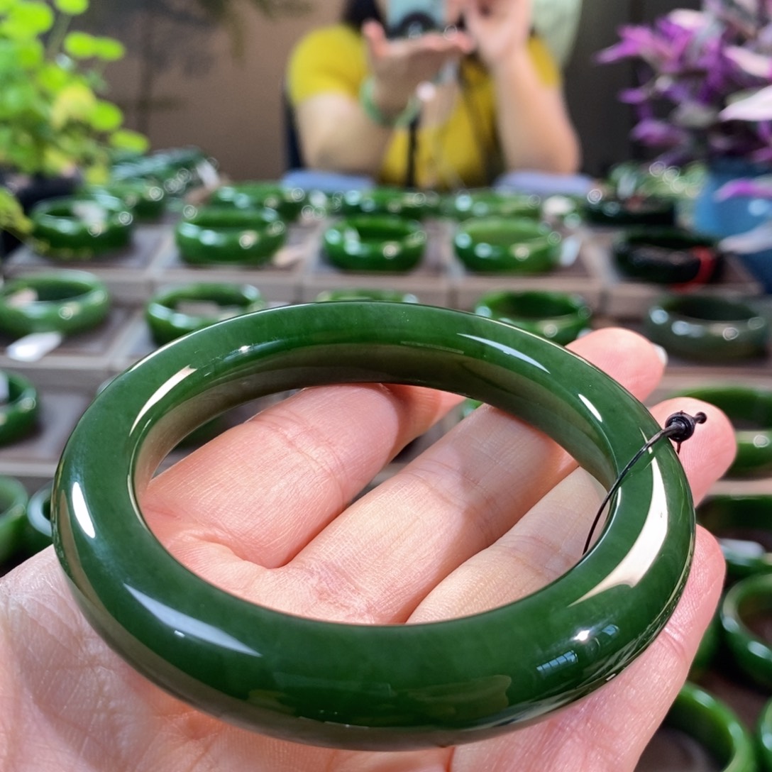 和田玉（碧玉）手镯未镶嵌