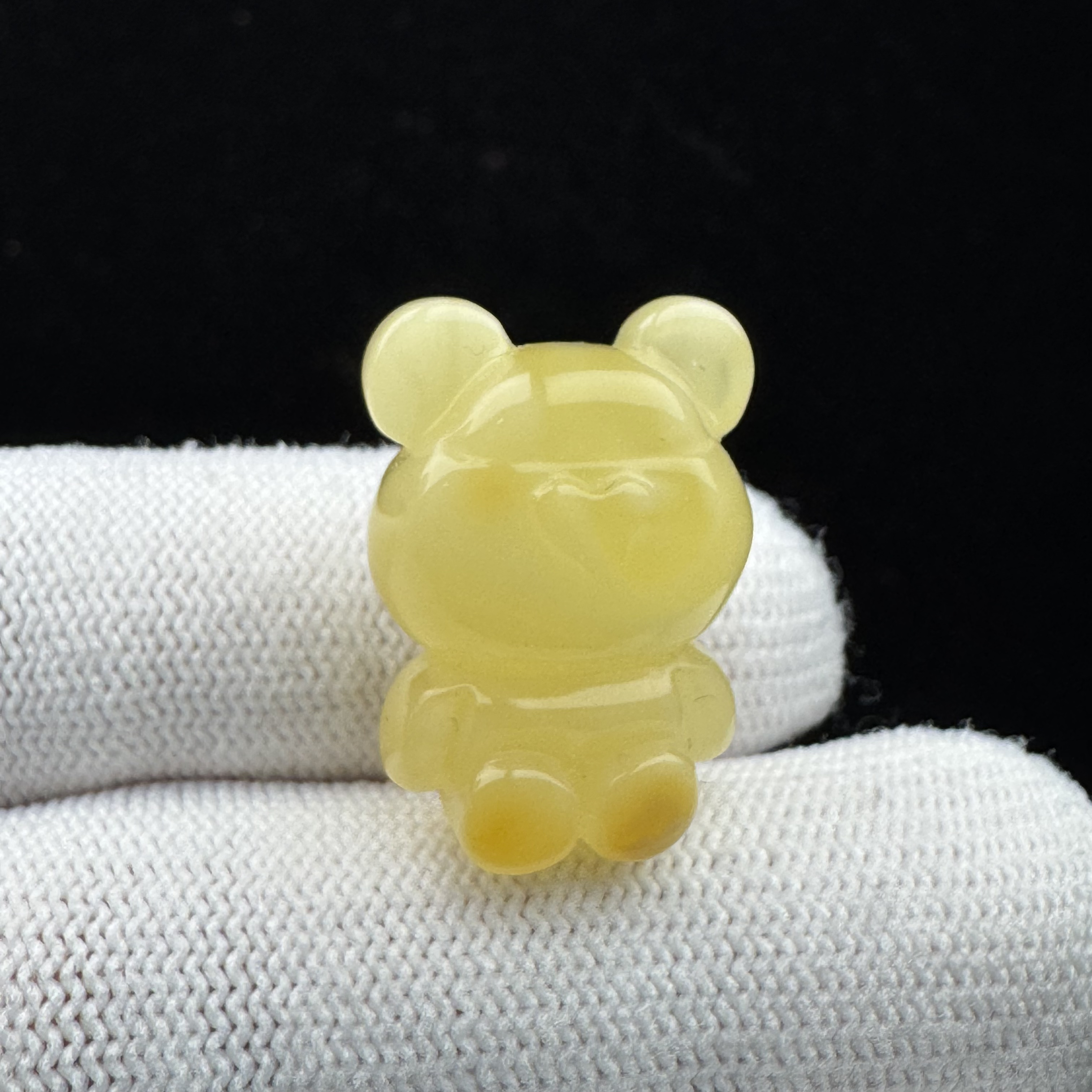 M2244 天然蜜蜡雕刻小熊17*23.5mm 支持鉴定 假一罚四