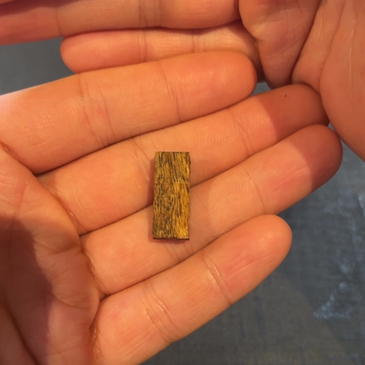 沉香吊坠越南芽庄油结黄棋楠0.7g