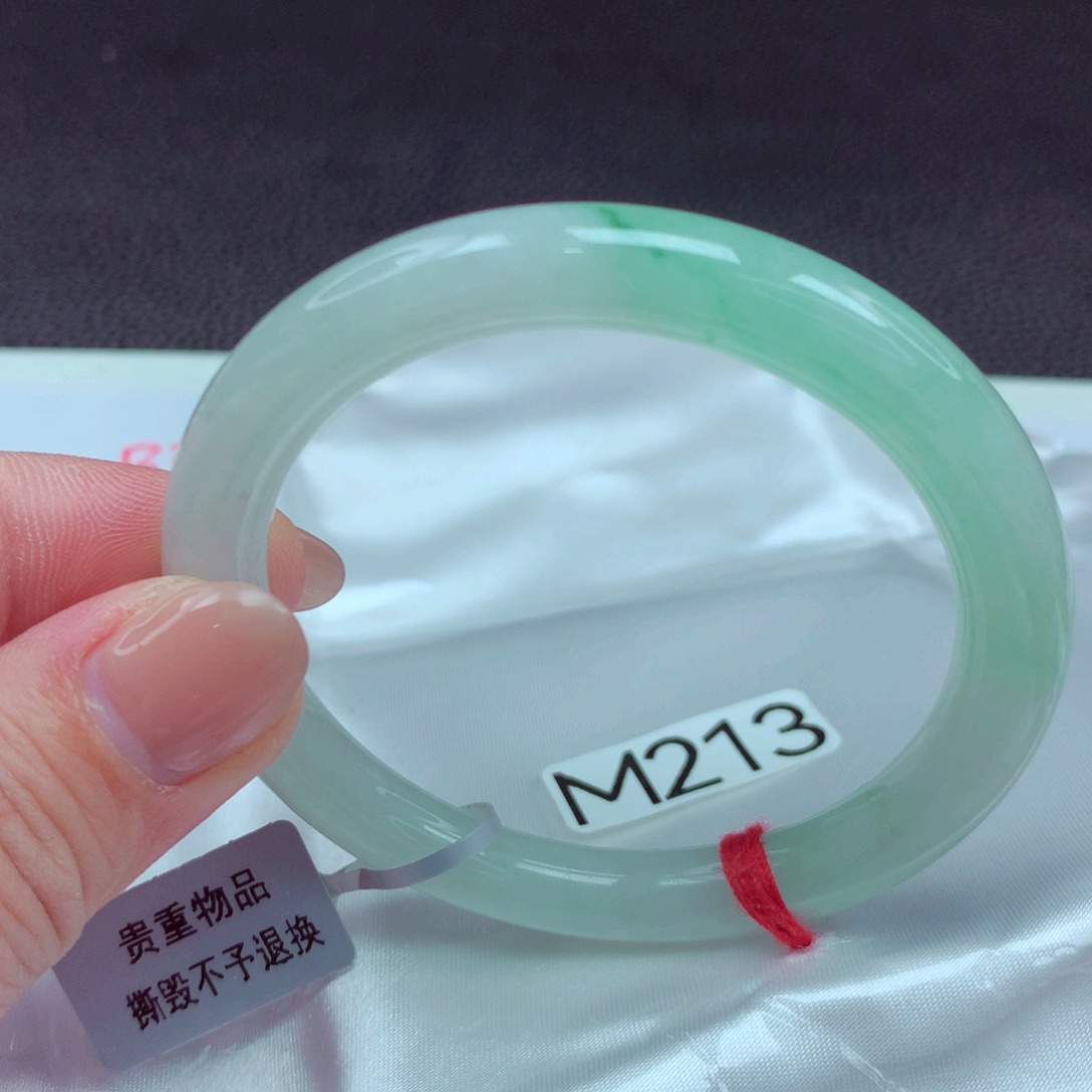 翡翠手镯未镶嵌手镯88