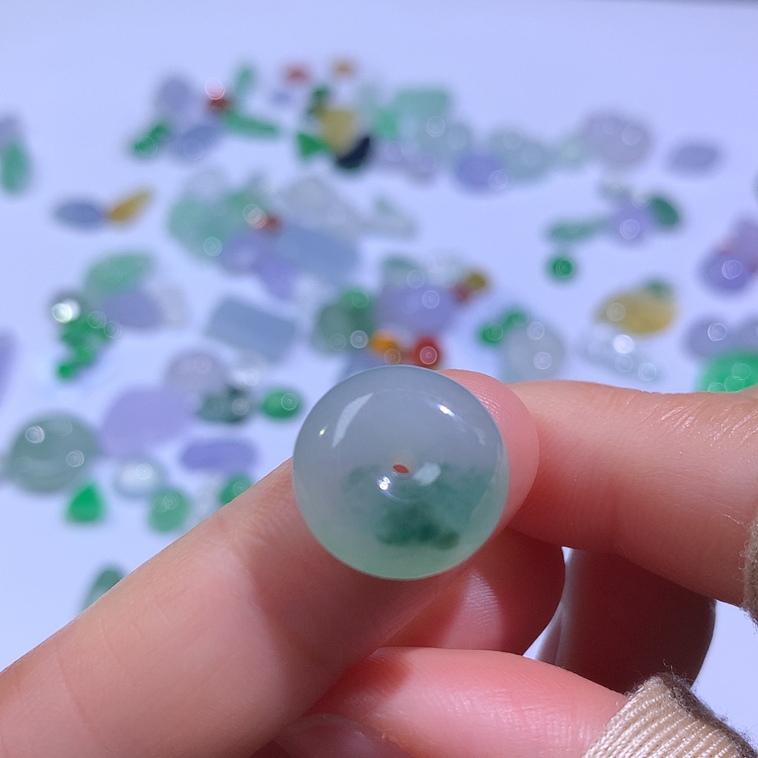 翡翠颈饰未镶嵌扣