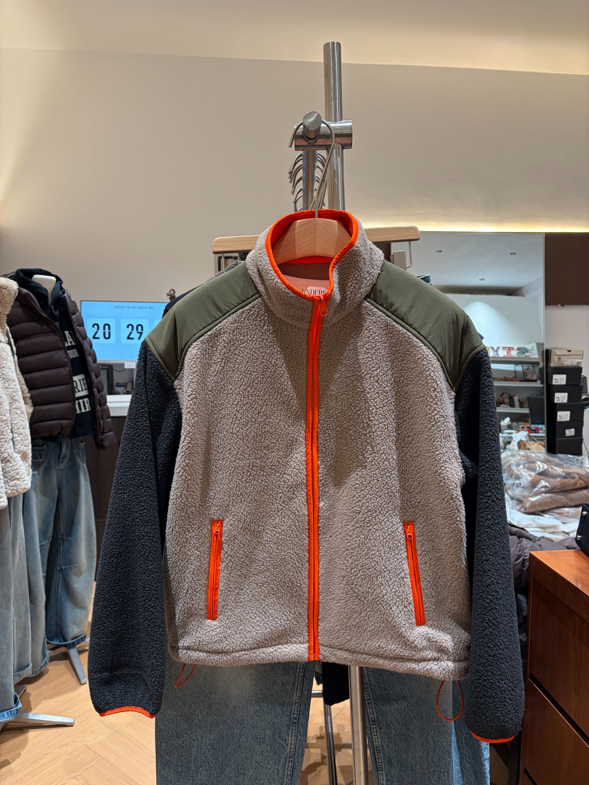 PP配色羊羔绒开衫卫衣