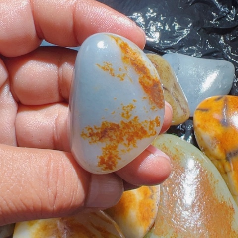 和田玉未镶嵌珠宝奇石36克