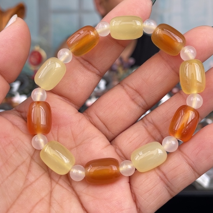 水晶手串未镶嵌玛瑙桶珠手串