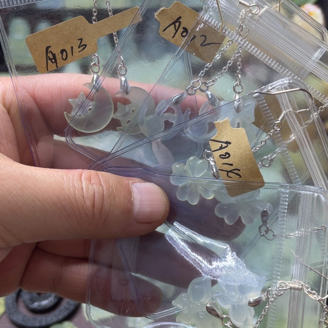 蛇纹石玉颈饰未镶嵌任选一对