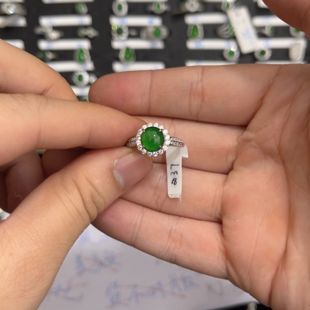 翡翠戒指银S925镶嵌翡翠戒指