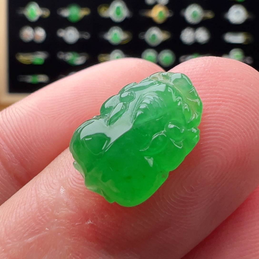 翡翠未镶嵌颈饰貔貅14.3