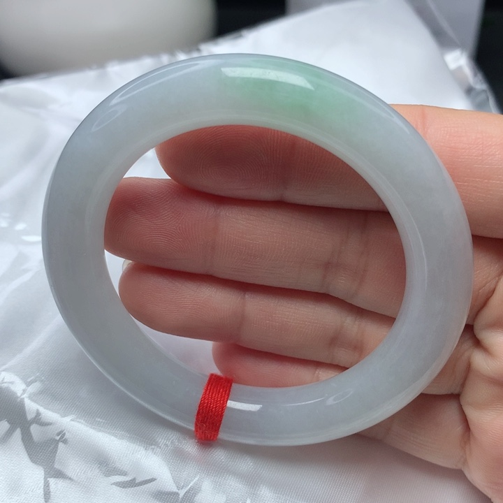 翡翠手镯（圆镯）未镶嵌5353545454