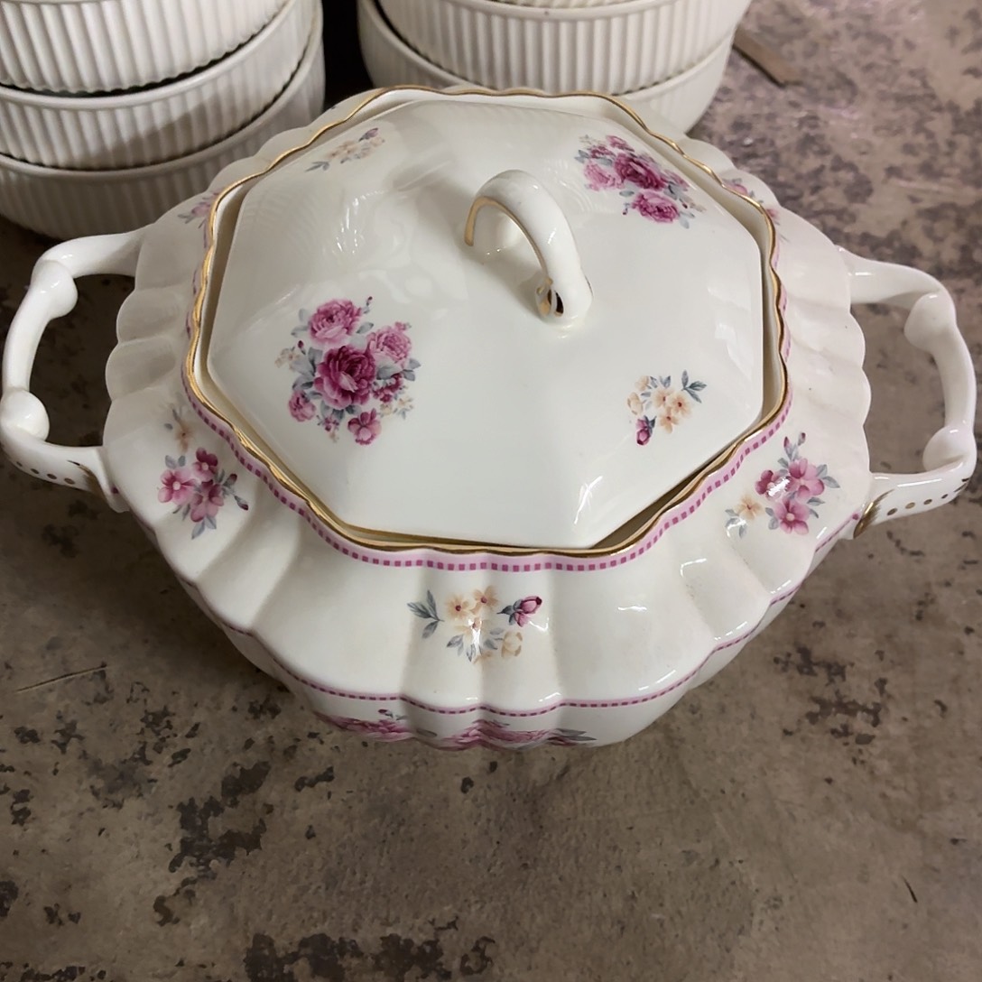 盘一个汤锅微瑕产品………