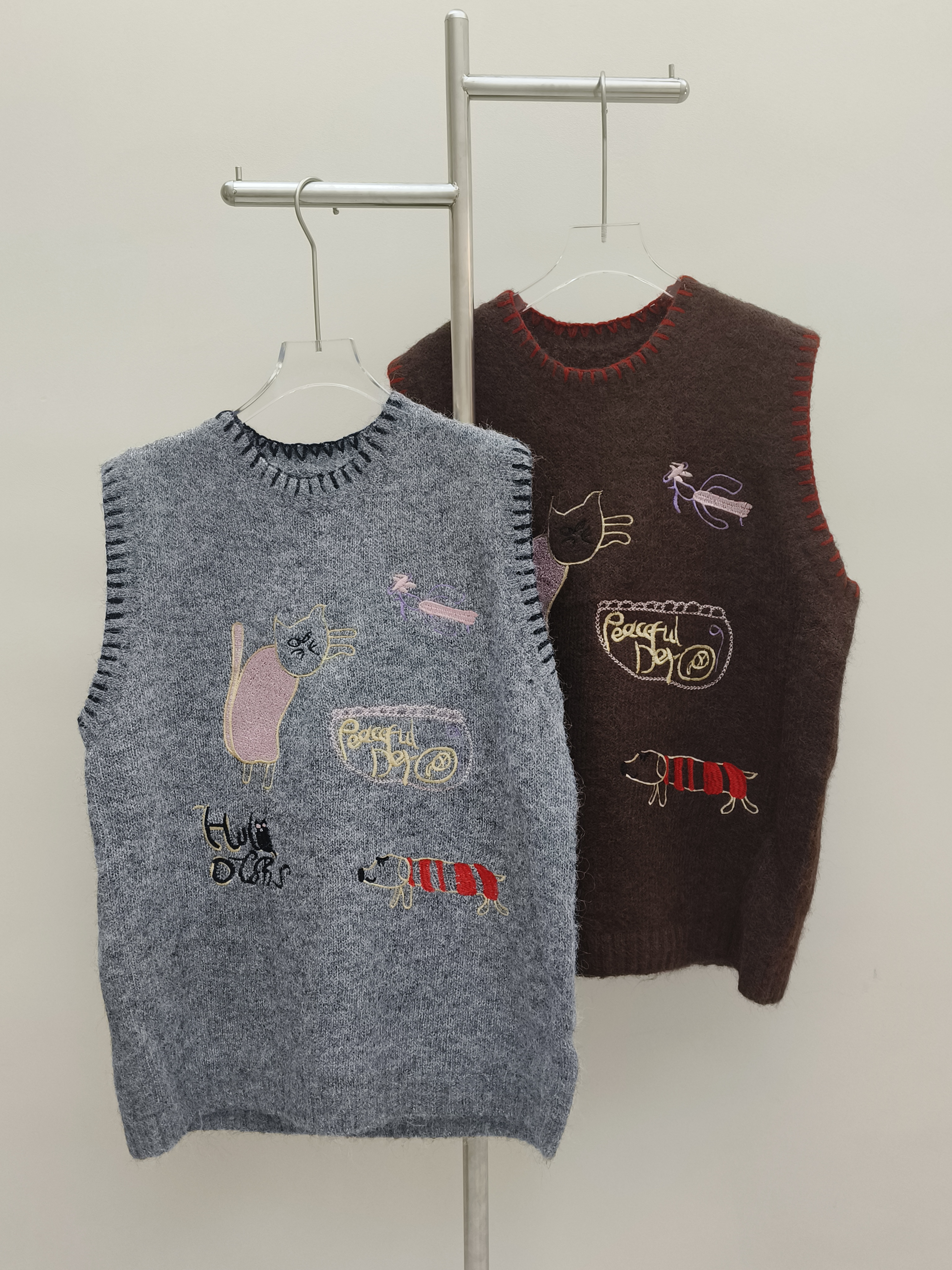 【济州岛】卡通小猫腊肠狗刺绣拼接马甲针织背心