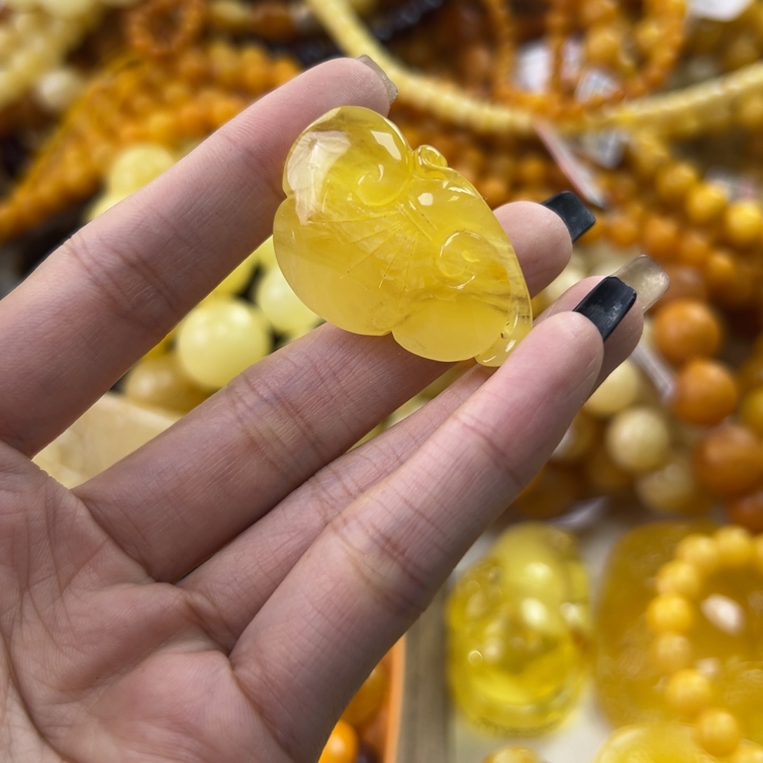 琥珀珠宝奇石未镶嵌