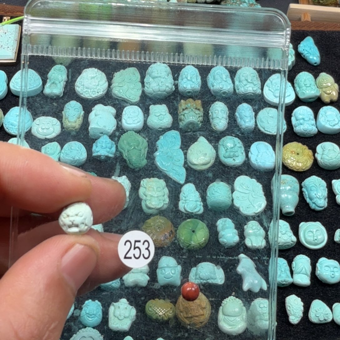 南红玛瑙未镶嵌珠宝奇石