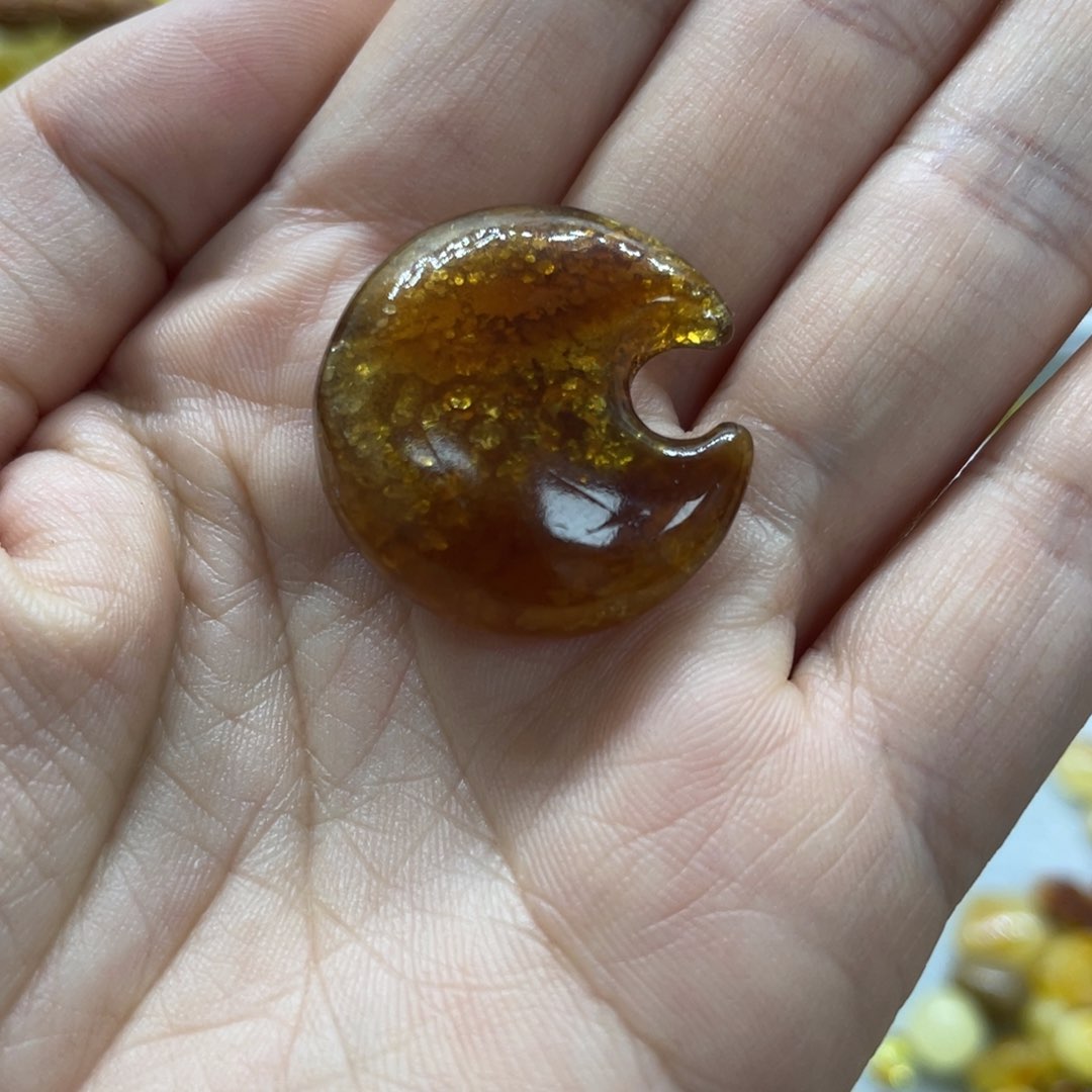 琥珀裸石未镶嵌4.3克爆闪月亮