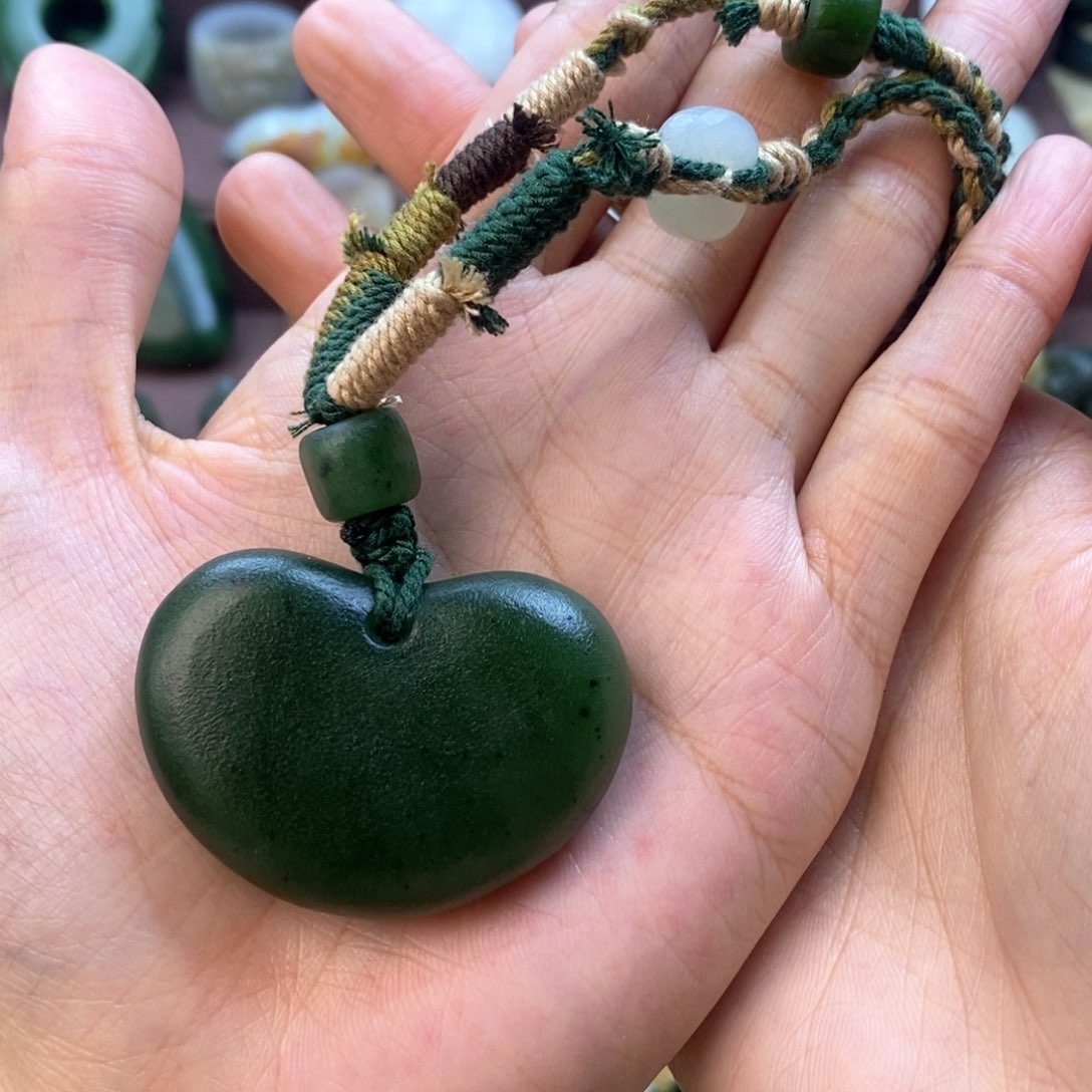 和田玉（碧玉）颈饰未镶嵌