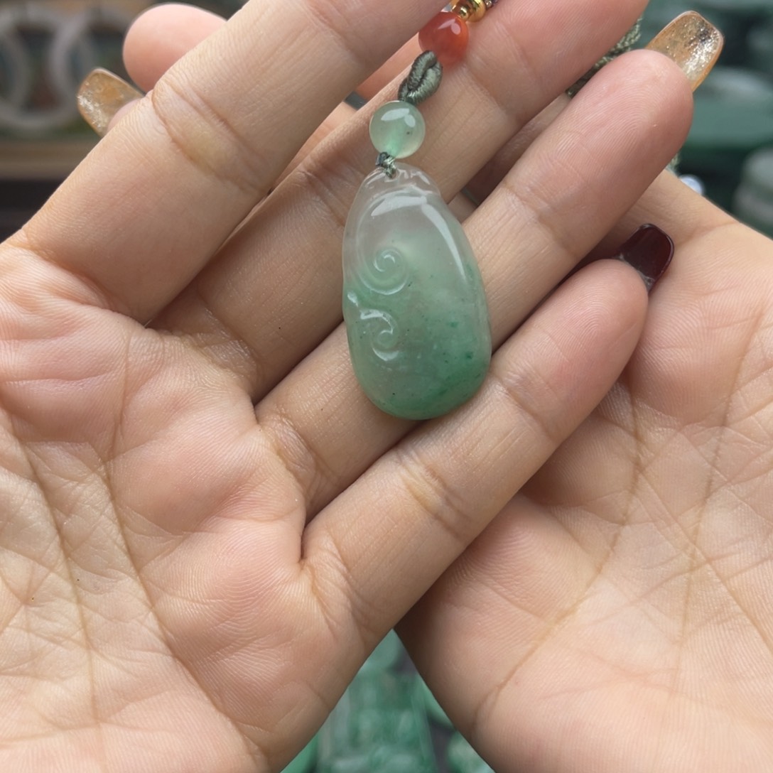 石英质玉颈饰未镶嵌