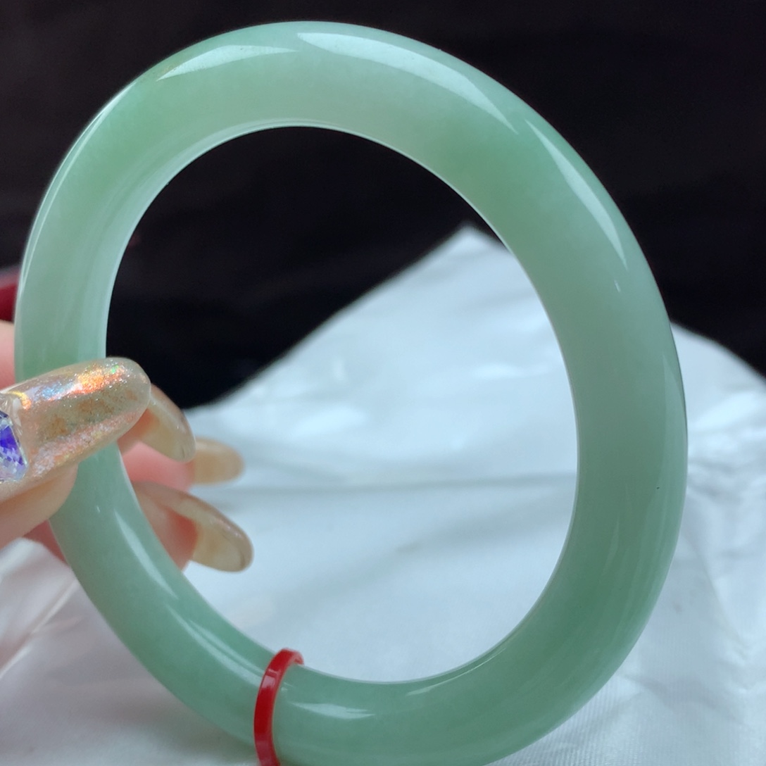 翡翠手镯（圆镯）未镶嵌93110，