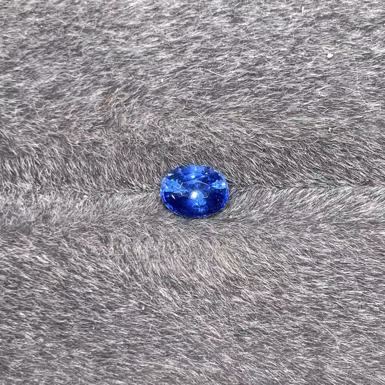 0,85ct有烧浓郁矢车菊蓝宝石