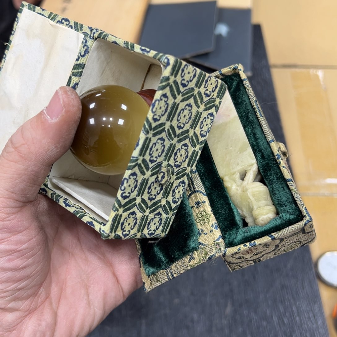 在***上石材中古工艺品摆件